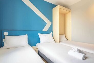 هتل Ibis Budget Nanterre La Defense
