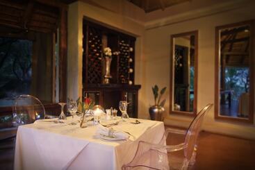 هتل Itaga Luxury Private Game Lodge