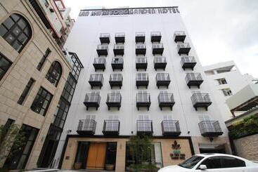 هتل Lan Kwai Fong Garden