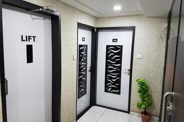 هتل Paramount Inn