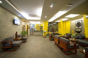 V Hotel Phnom Penh