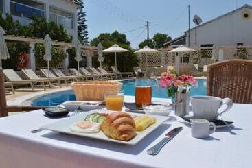 Metaxa Apartments