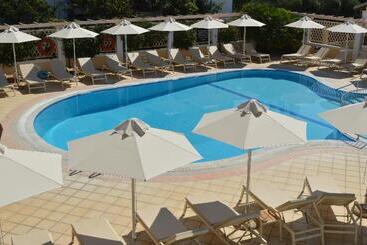 Metaxa Apartments