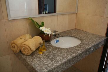 پانسیون Alisa Guesthouse