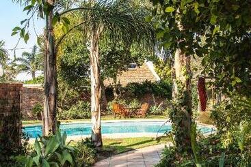 پانسیون Amani Guest Lodge