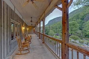 بيت The Esmeralda Inn At Lake Lure