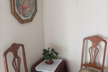 تختخواب و صبحانه Casa De Familia Estela