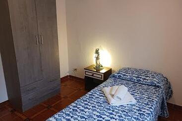 Nora Casa Vacanze/bed And Breakfast