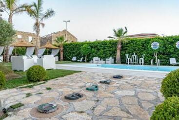 پانسیون Villa Caleo