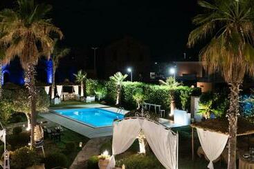 پانسیون Villa Caleo