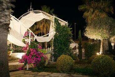 پانسیون Villa Caleo