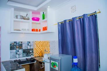 تختخواب و صبحانه Crystal Homes Air Bnb