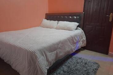 تختخواب و صبحانه Crystal Homes Air Bnb