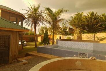 تختخواب و صبحانه Crystal Homes Air Bnb