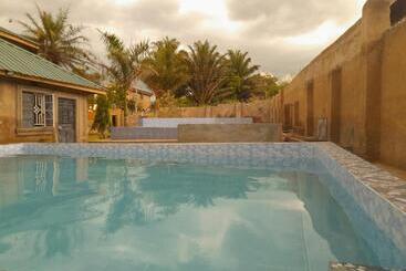 تختخواب و صبحانه Crystal Homes Air Bnb