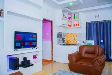 تختخواب و صبحانه Crystal Homes Air Bnb