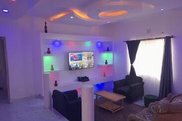 تختخواب و صبحانه Crystal Homes Air Bnb
