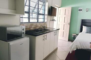 تختخواب و صبحانه Haresca Luxury Accommodation Parow
