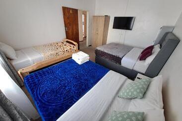تختخواب و صبحانه Haresca Luxury Accommodation Parow