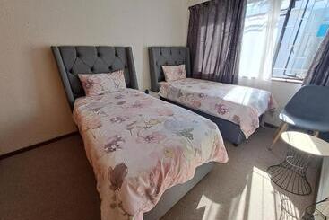 تختخواب و صبحانه Haresca Luxury Accommodation Parow