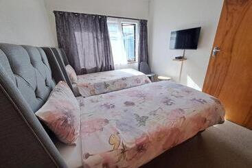 تختخواب و صبحانه Haresca Luxury Accommodation Parow