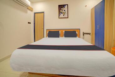Super Collection O Hotel Lakeview Castle