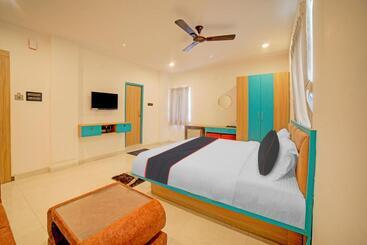 Super Collection O Hotel Lakeview Castle
