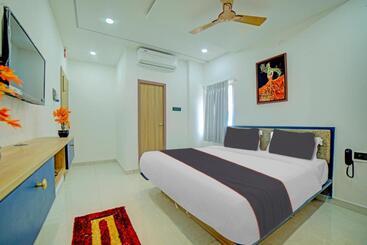 Super Collection O Hotel Lakeview Castle