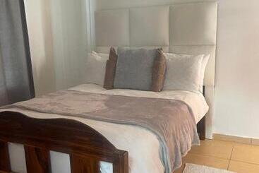 پانسیون Ethithiya Vintage Guesthouse And Self Catering