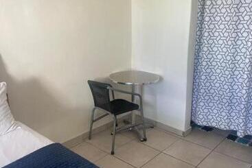 پانسیون Ethithiya Vintage Guesthouse And Self Catering