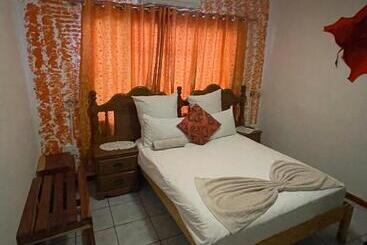 پانسیون Ethithiya Vintage Guesthouse And Self Catering