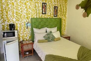 پانسیون Ethithiya Vintage Guesthouse And Self Catering