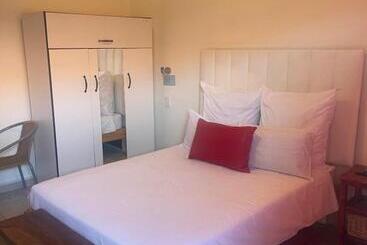 پانسیون Ethithiya Vintage Guesthouse And Self Catering
