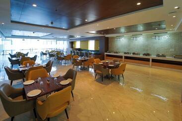 هاستل Quality Inn Elite