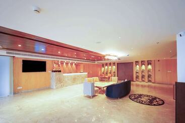 هاستل Quality Inn Elite
