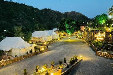 酒店 Jungle Journey  A Lake Resort