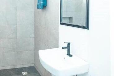 هتل Seven Brothers Apartments