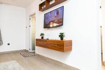 هتل Seven Brothers Apartments