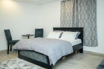 هتل Seven Brothers Apartments