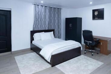 هتل Seven Brothers Apartments