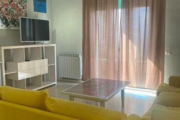 تختخواب و صبحانه Md House