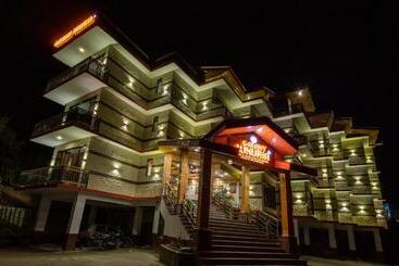 هتل Galaxy Luxuria , Manali