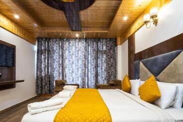 هتل Galaxy Luxuria , Manali