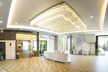 Ysw Hotel Lopburi