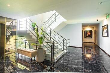 Ysw Hotel Lopburi