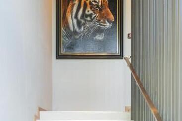 Ysw Hotel Lopburi