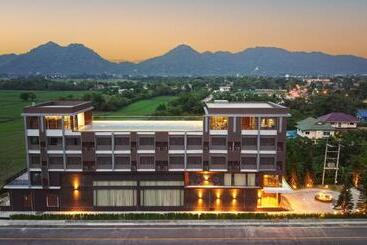 Ysw Hotel Lopburi