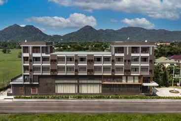 Ysw Hotel Lopburi