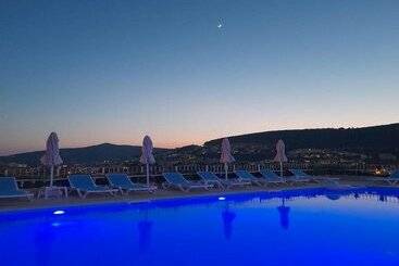 تختخواب و صبحانه Marquis Blue