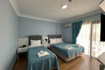 تختخواب و صبحانه Marquis Blue